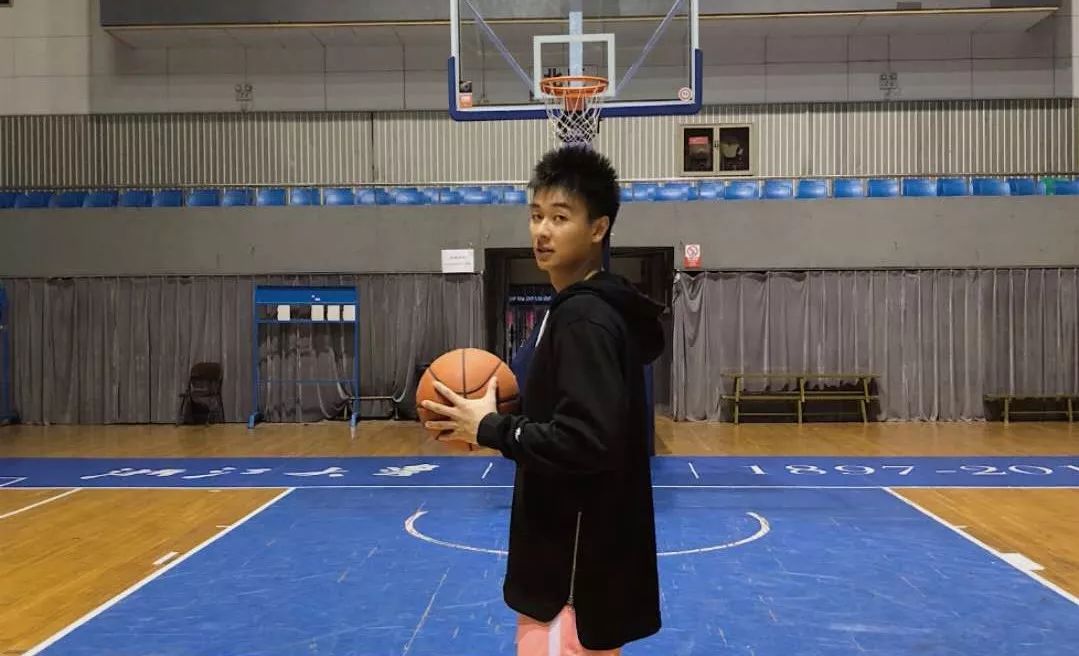 浙江大学核心！能突能晃能投，可能是最会利用脚步的大学生球员！