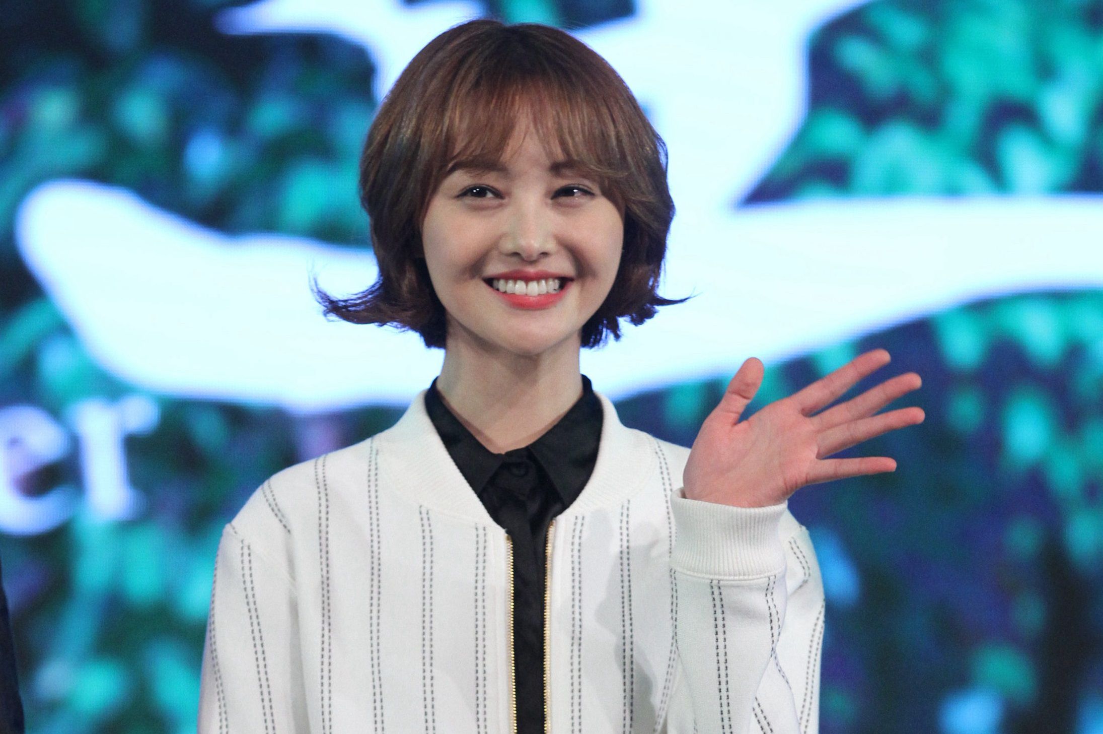 人前是巨星，人后是赚钱工具？这7位明星的爹妈，堪比“吸血鬼”