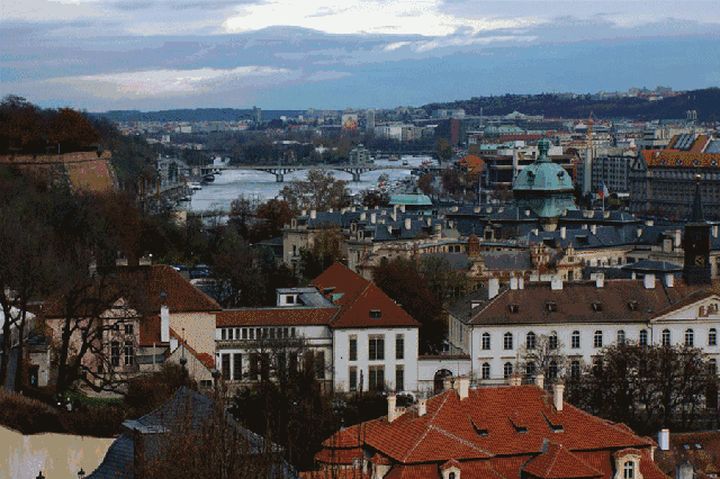 怎么能拿到欧洲护照,捷克欧盟护照怎么防伪