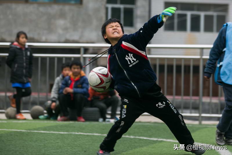 贵州全省小学足球比赛,大方一中对三中足球赛