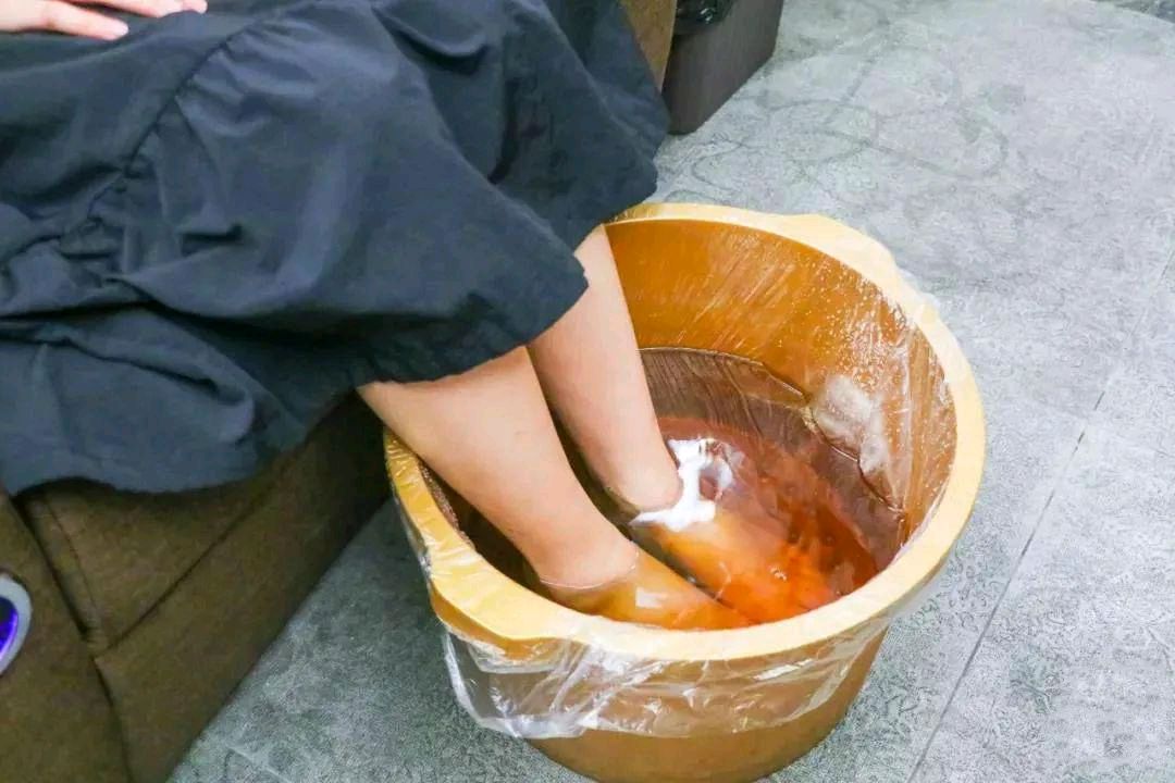 夏天天气热怎么跑步最好,在炎热的夏天怎样解暑