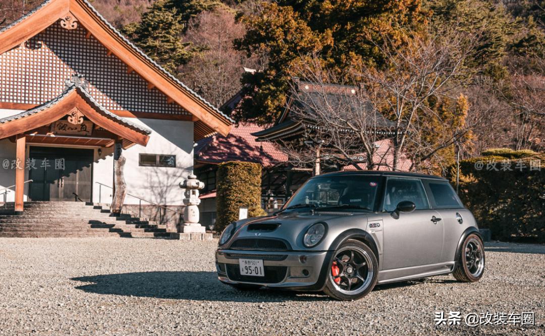 僧侣和尚也爱改装车,他不止有这辆改装mini还有一个家庭