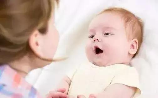 宝贝晚上睡觉不踏实总是哼哼唧唧,新生儿睡觉老是哼哼唧唧睡不踏实