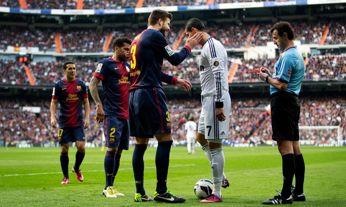 梅西放弃的是2年10亿欧合同,梅西55亿违约金新闻