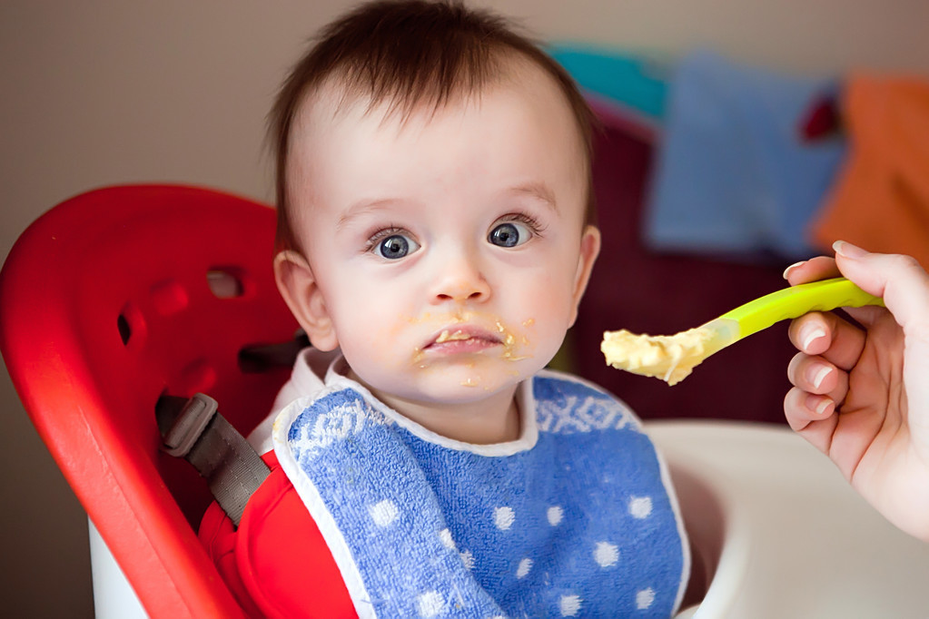 小孩不好好吃饭怎么育儿,宝宝不好好吃饭的小技巧