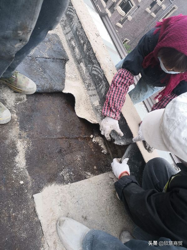 屋顶防水做完多长时间下雨没事,屋顶短期防水怎样最省钱