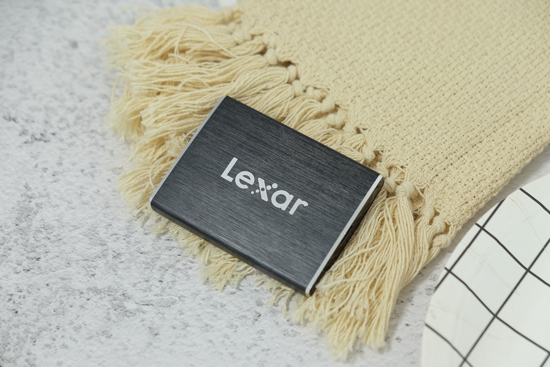 三星闪迪移动固态哪个好,闪迪跟三星内存卡哪个好