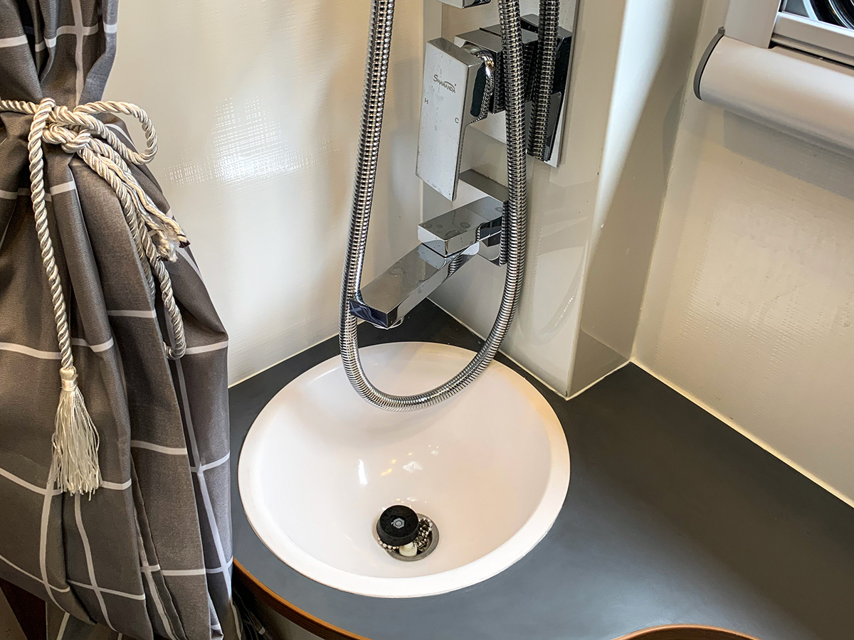 依维柯国产四驱6座房车,新星房车t600依维柯国产