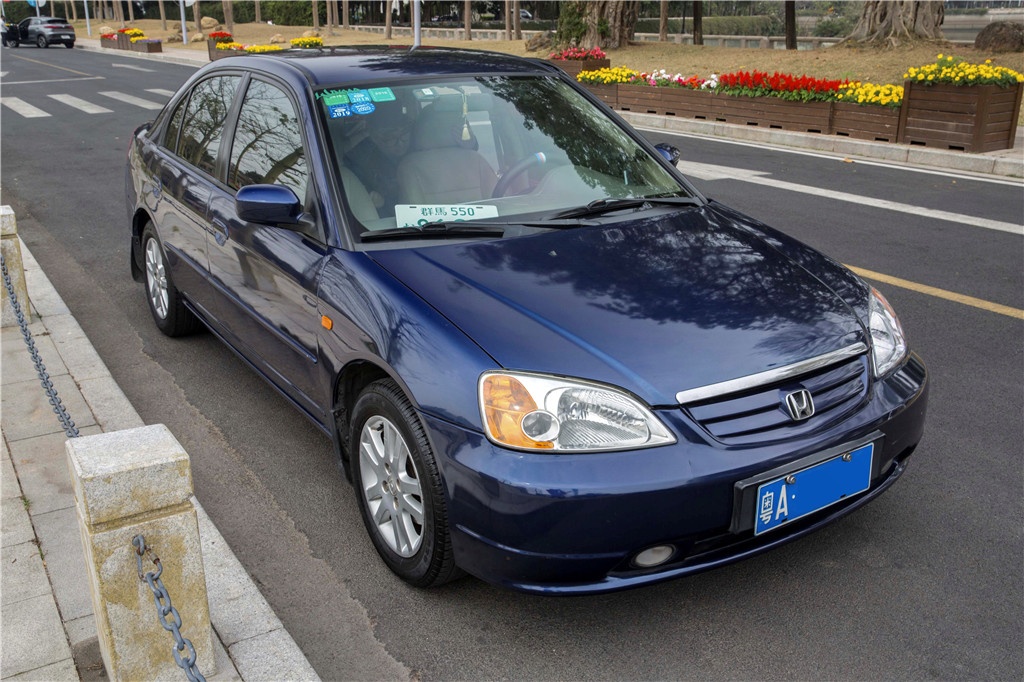 这台思域当年售价比雅阁还贵，如今车友为情怀将其收入囊中