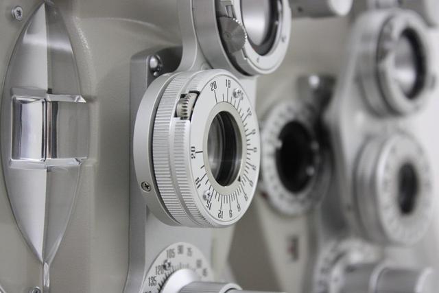 看不见就晚了：“眼力劳动者”的生存指南