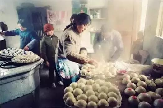回忆童年8090过年情景,80后回忆童年过年真实视频