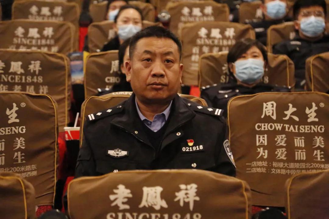 主题党日活动观看脱贫攻坚电影 (观看脱贫攻坚影片马兰花开的意义)