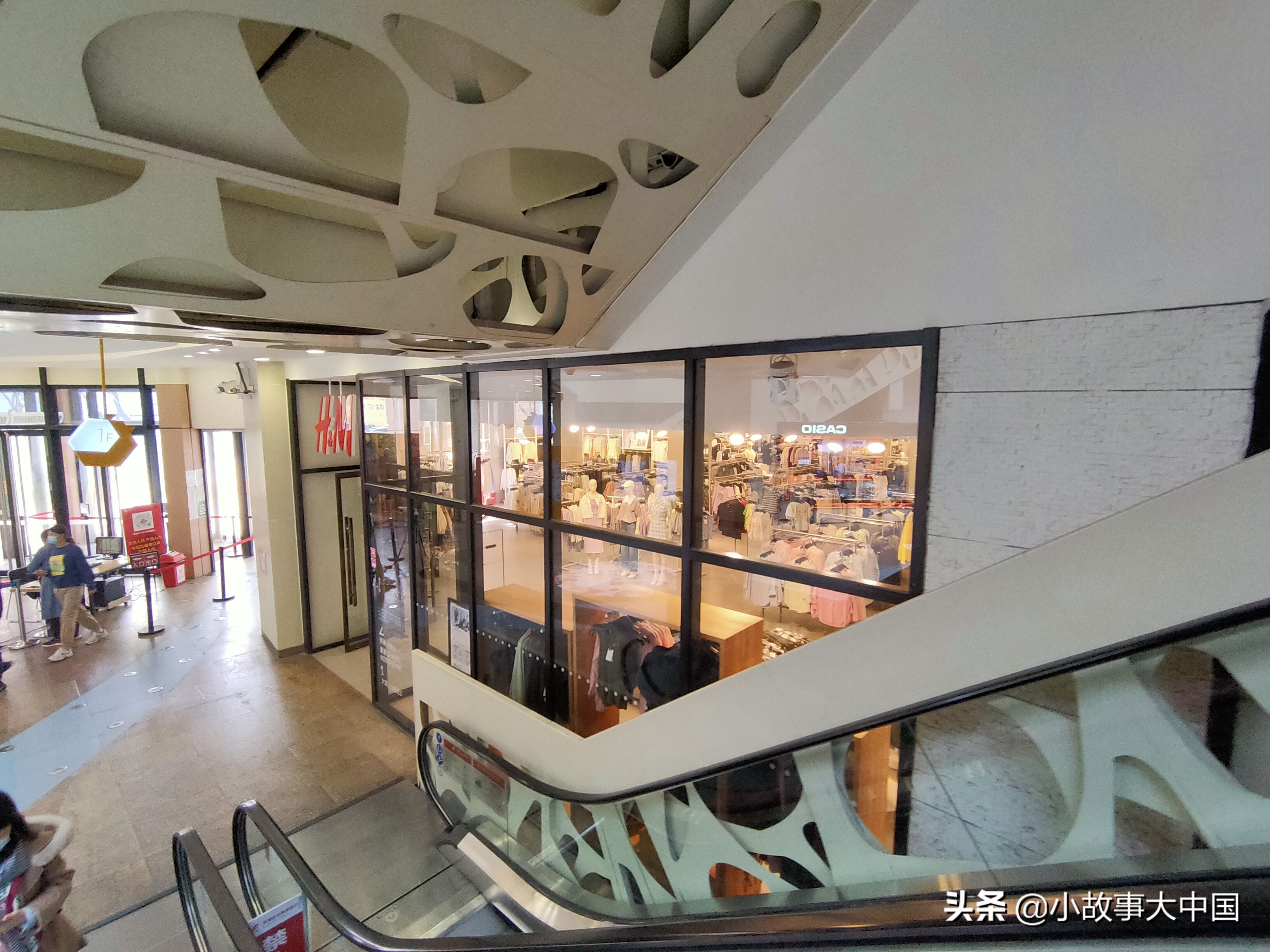 “爱国护城河”河北石家庄走起！探访HM实体店，招牌灯灭