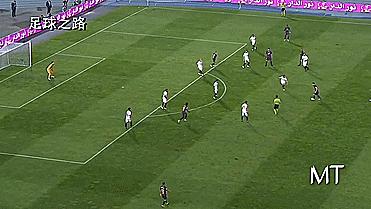 足球跑位传球教学基本功,足球怎么传球新手教学