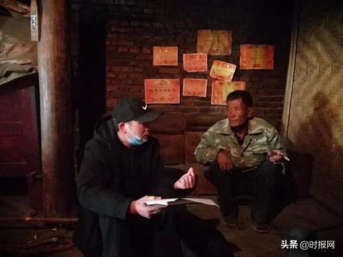 四川绵阳特警保驾护航,四川绵阳民警救灾