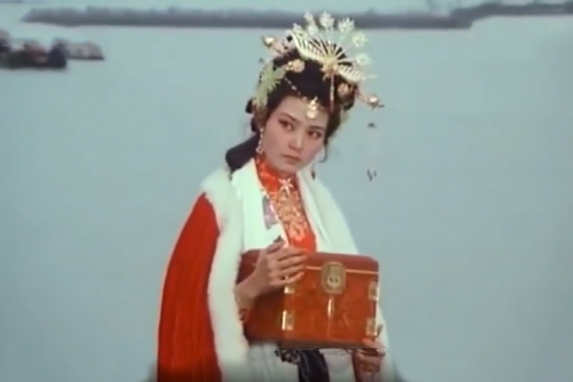杜十娘怒沉百宝箱电影1981,杜十娘怒沉百宝箱里的箱子