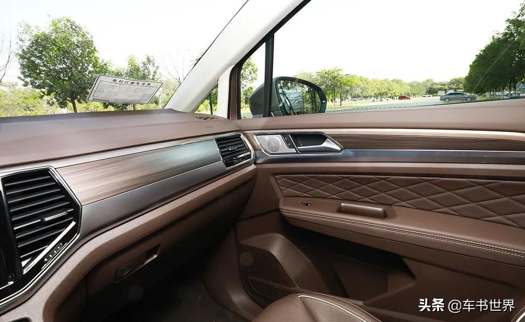 威然和夏朗比较选哪个更好,大众夏朗2017款怎么样