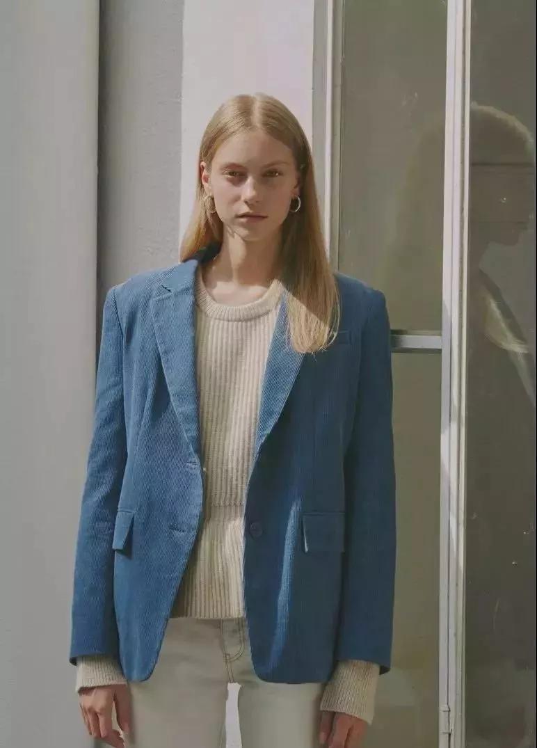 孔孝真同款衬衫豹纹绿色,孔孝真穿搭都是什么品牌