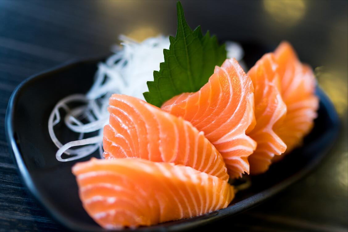 博美毛发稀少吃什么,博美毛发稀少不爱吃东西