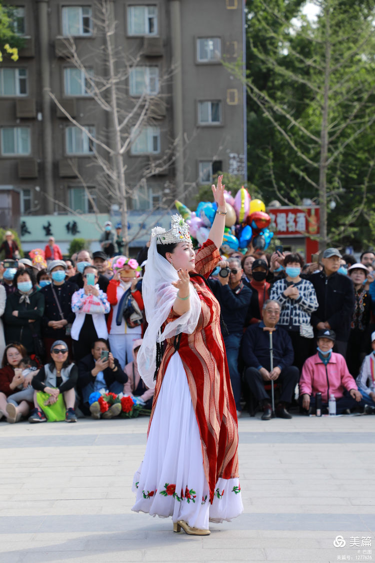 洛阳牡丹广场新疆舞视频,洛阳牡丹广场爵士舞