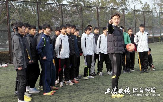 谢晖国足,谢晖进7球