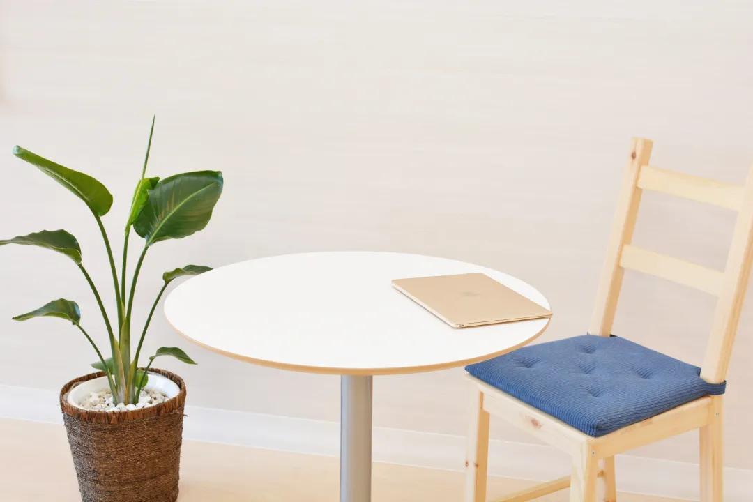 家具沙发要网上买还是去实体店买,买家具去实体店还是网购