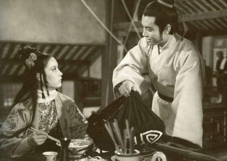 华夫人郑佩佩,郑佩佩和华夫人