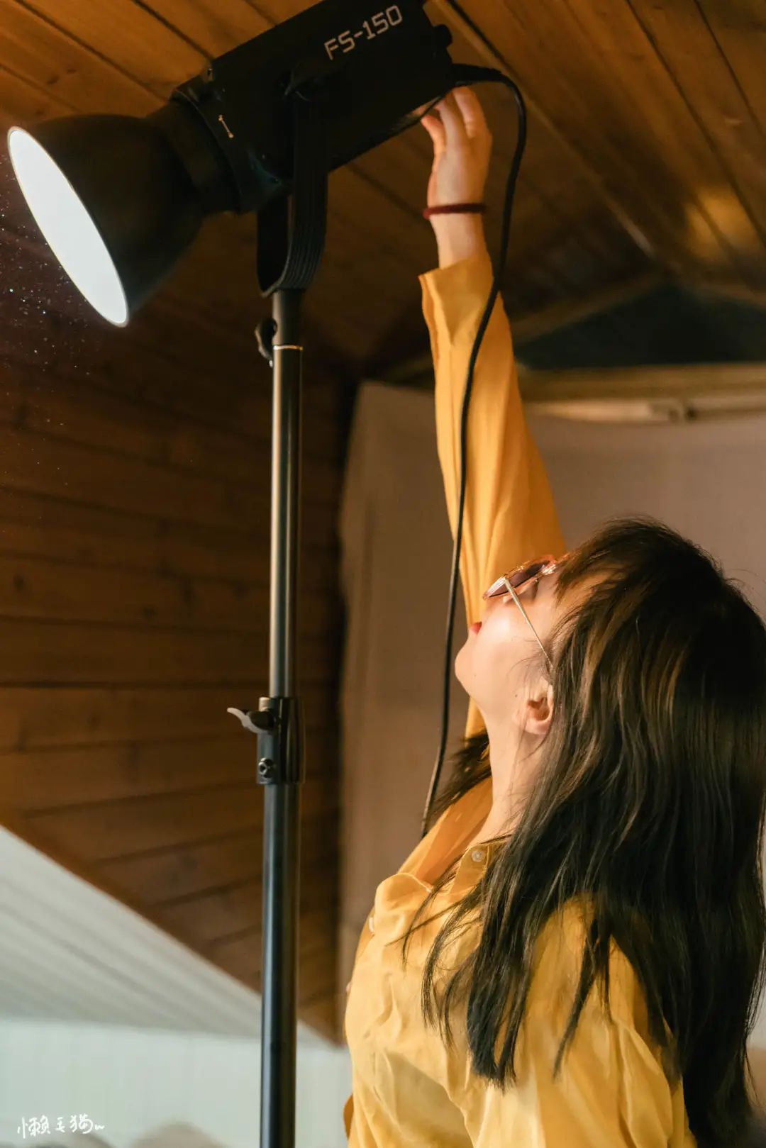 摄影灯需要灯泡吗,摄影灯与日光灯的区别