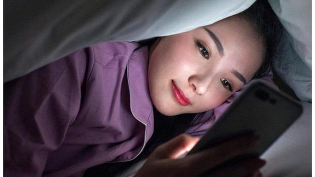 如果你离不开手机，无法集中注意力，那么你的大脑该修修了