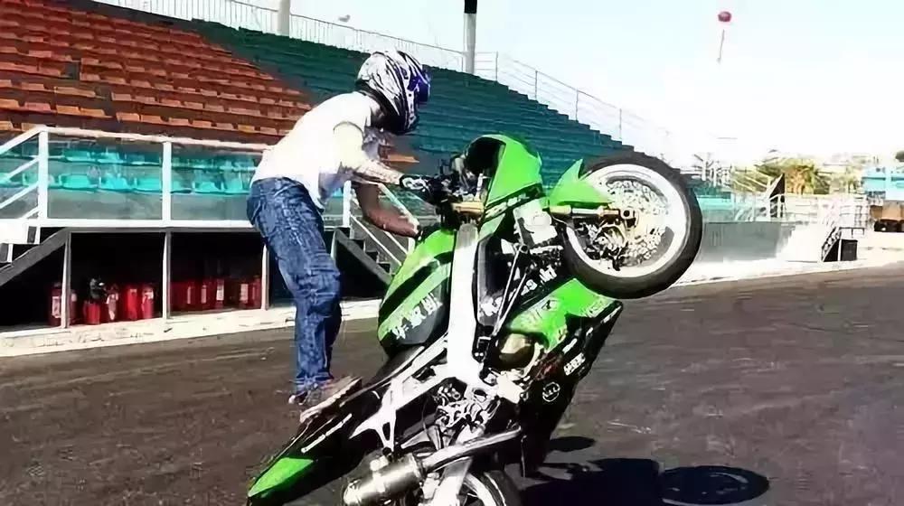 无边泳池应该这样玩...如此高大上的体验在广东首屈一指