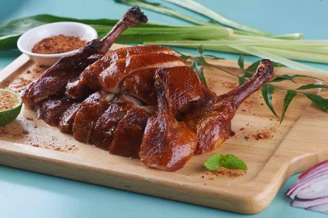 大学生回乡创业,“1元卖鸭”,一年赚300万,背后逻辑简单可复制