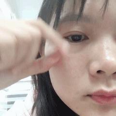 隐形眼镜戴上了怎么还摘不下来了,隐形眼镜摘也难吗