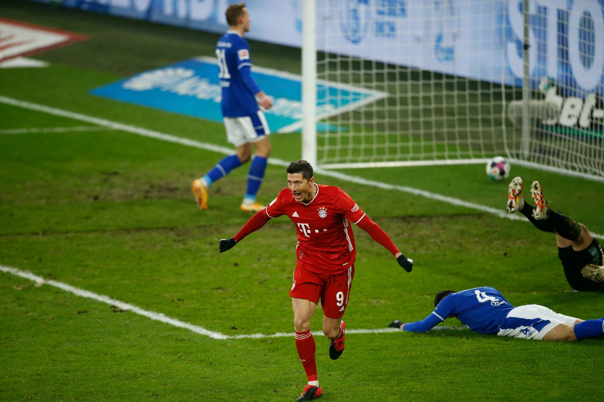 莱万创造德甲半程进球新纪录,莱万欧冠德甲排名