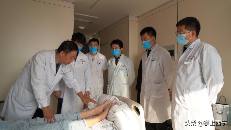 腰椎间盘突出疼痛病人,滁州一院疼痛科治腰间盘突出