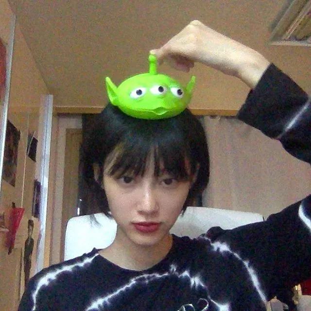 韩国短发漂亮的女星,韩国三大女神级电影演员短发