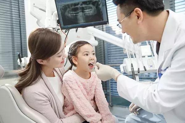 孩子牙齿长歪了怎么办？什么时候适合做矫正？