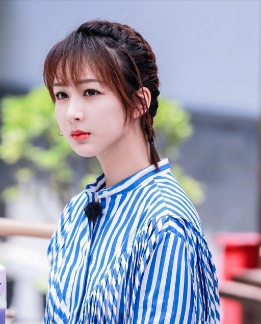 什么发型好看又洋气丸子头,今年流行的发型丸子头