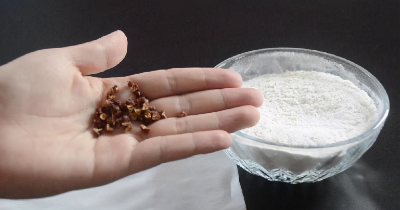 为什么天气热面粉有虫,如果面粉里有虫子该怎么解决