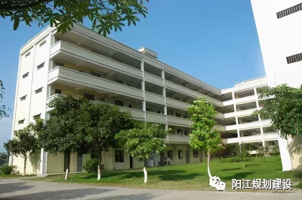 泸州江阳实验中学,松明黄冈实验学校