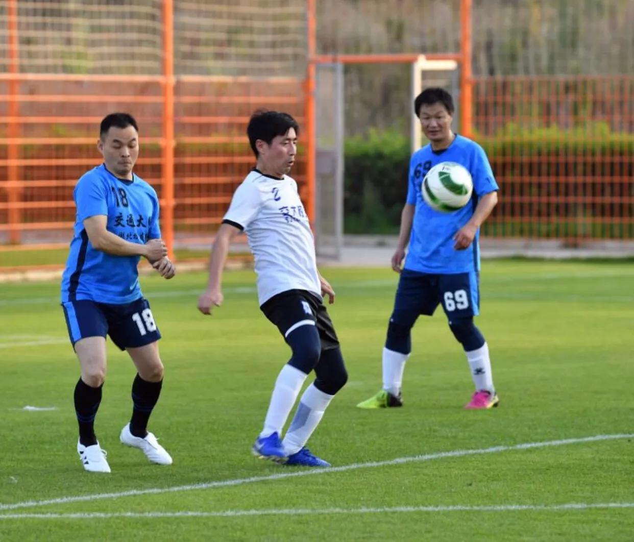 一生痴爱-献给上海交通大学125年校庆和足球队成立120周年