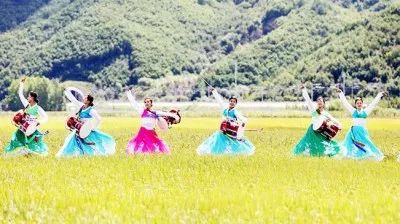 秋季约上三五好友一起去露营烧烤,来延边开始秋天的旅行