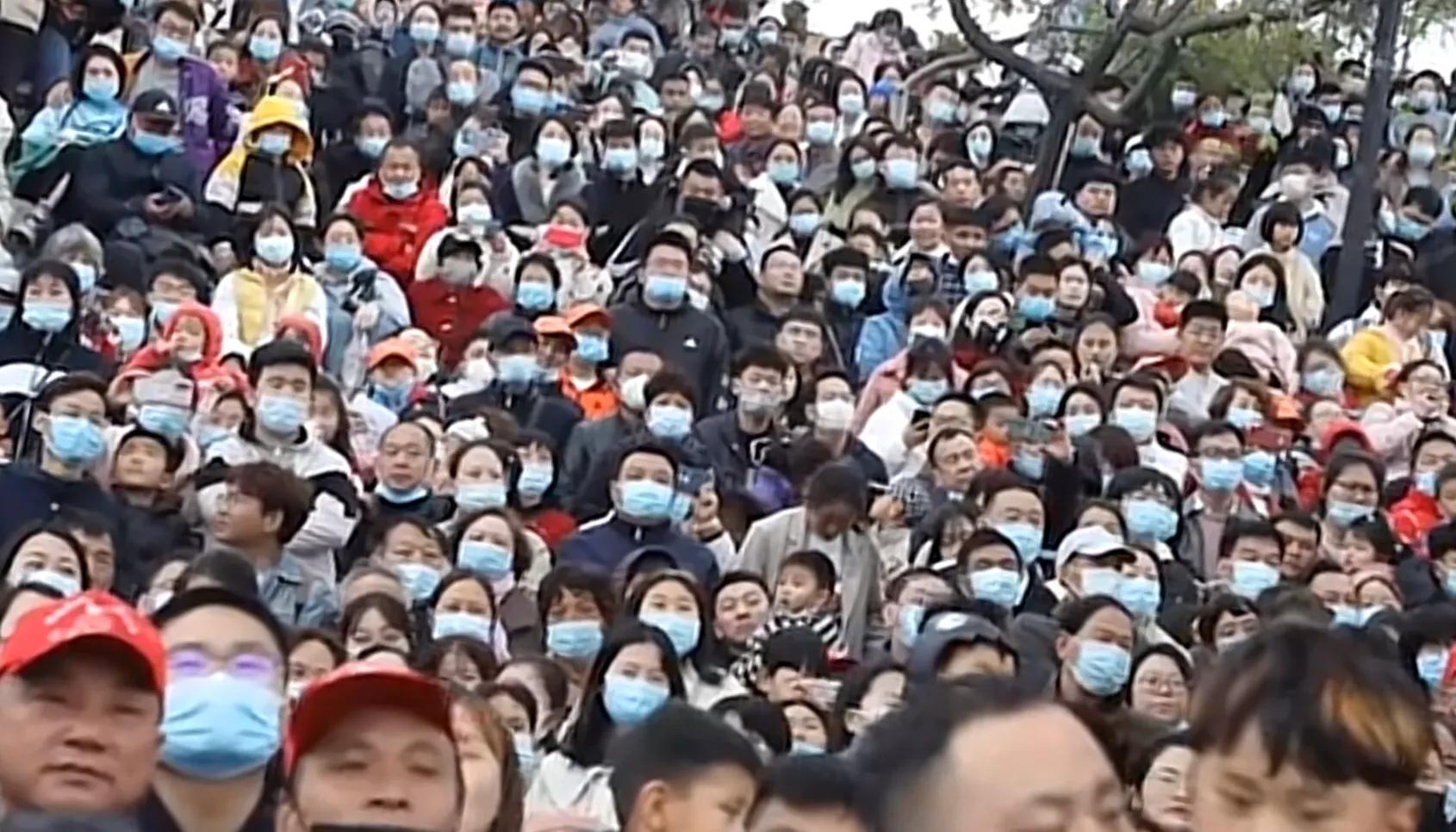 清明节去开封清明上河园,春节开封清明上河园人多吗