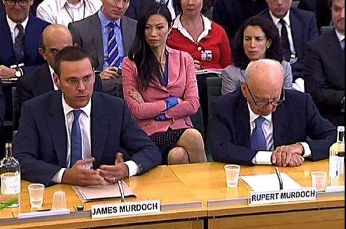 19岁攀50岁教授，给70岁男人生子，邓文迪的百亿身家没那么简单