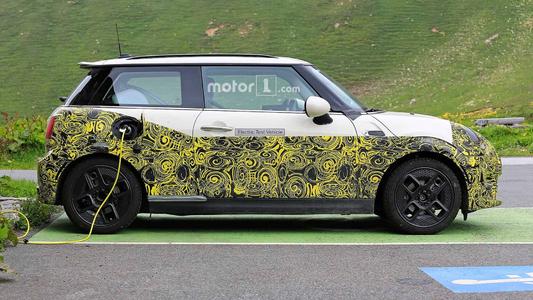 新能源车冬天开暖气续航减少多少,新能源汽车冬天取暖的最好办法