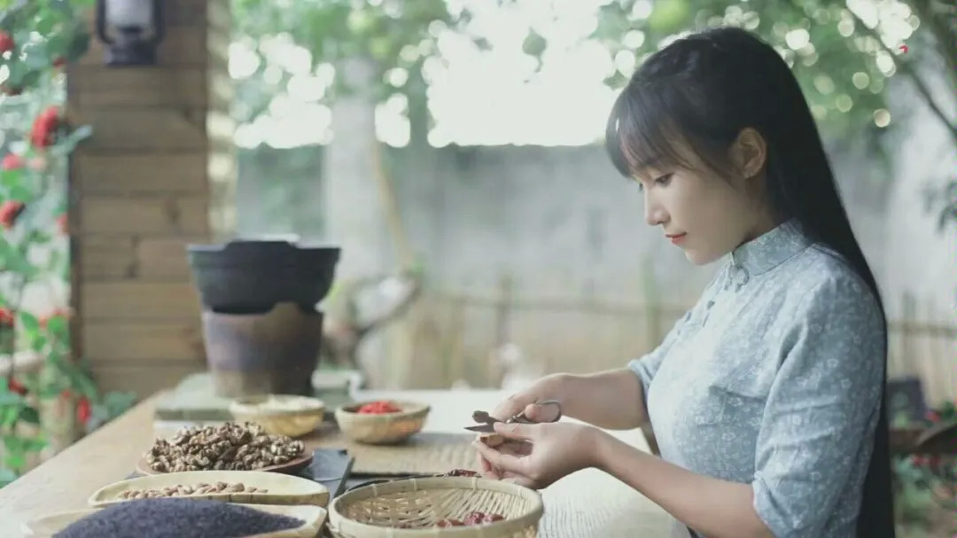 李子柒罗永浩完整视频,罗永浩进入抖音