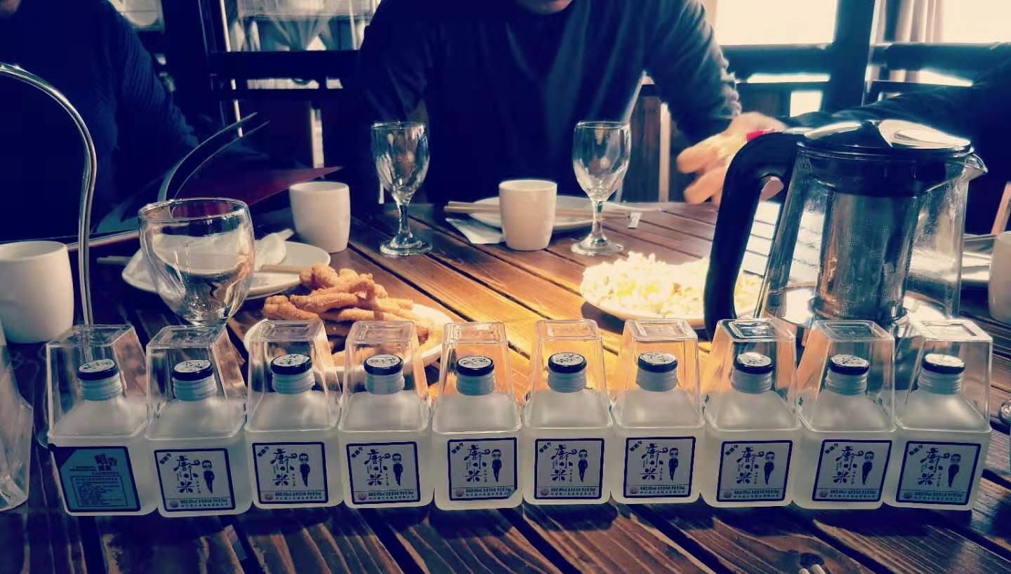 光瓶白酒线上销售渠道,光瓶白酒代理做哪个好一点