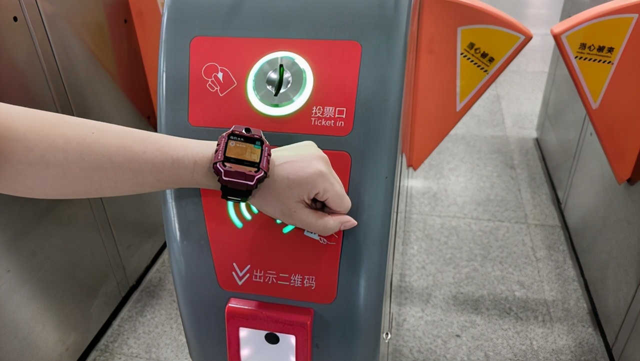 小天才电话手表z6巅峰版成长瞬间,小天才电话手表z六巅峰版评测