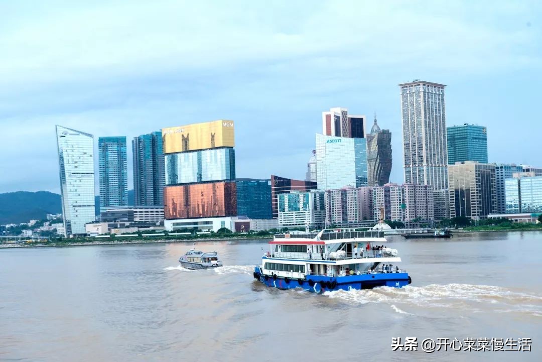 珠海第一座桥珠海大桥 (建造香港澳门珠海大桥花了几年)