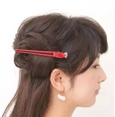 今年流行的侧编发,减龄全编发型