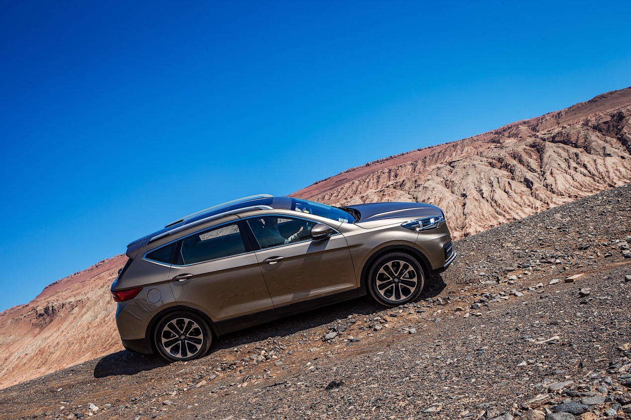 骏派d80还值多少钱,一汽骏派d80值得买吗